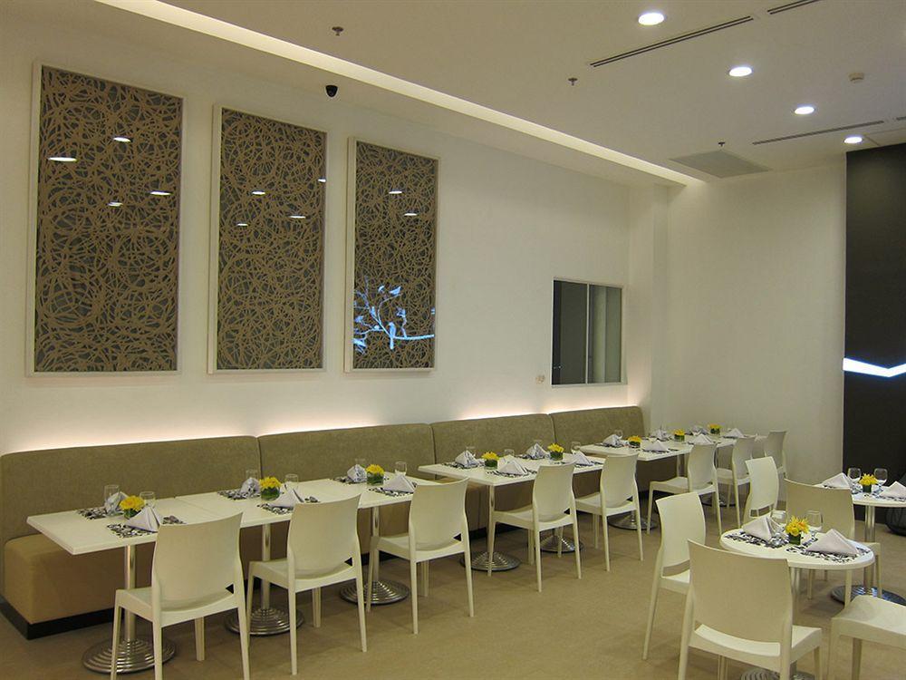 Отель Privato Ortigas Pasig City Экстерьер фото