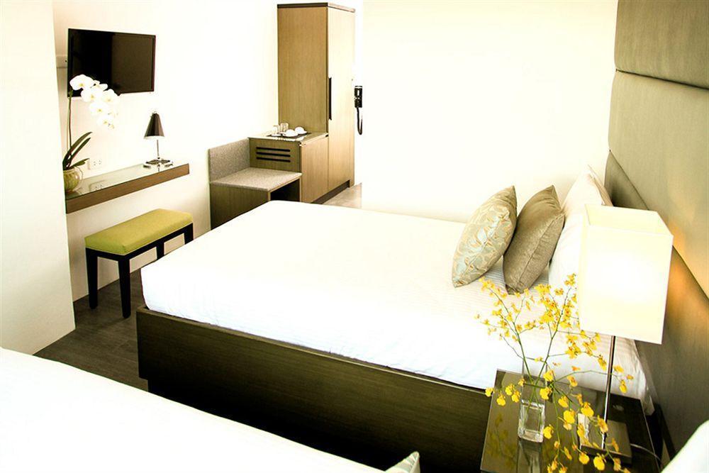 Отель Privato Ortigas Pasig City Экстерьер фото